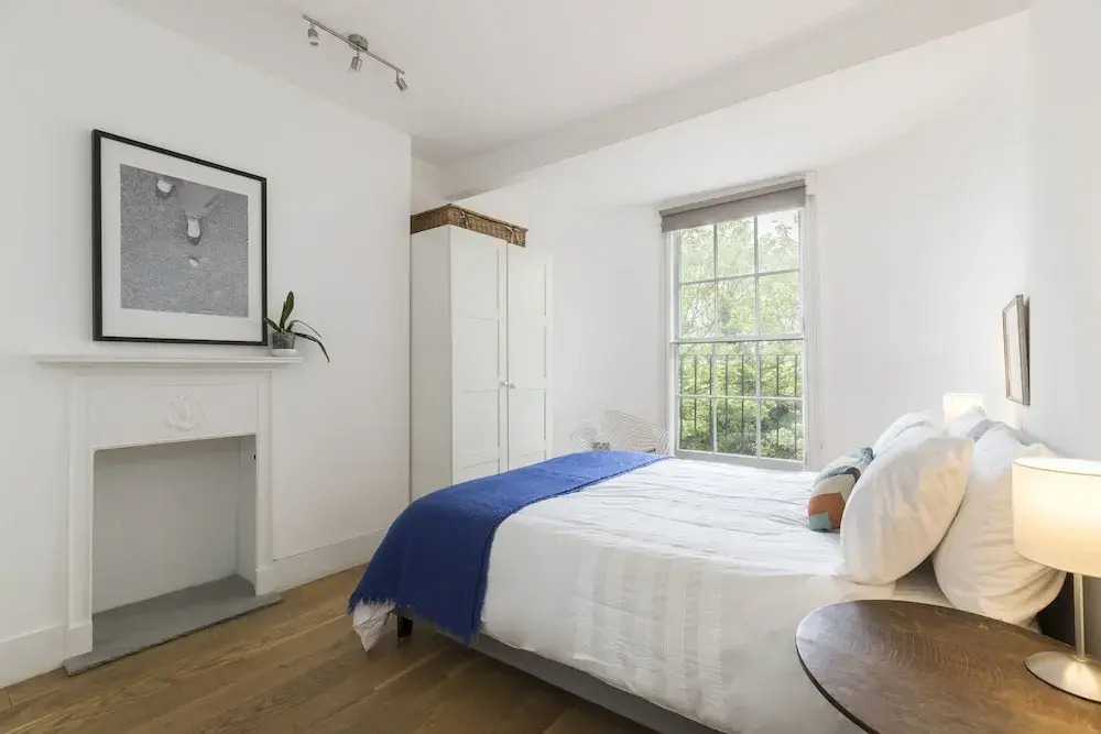 JOIVY Smart 3 bed Flat in Islington, Close to Angel Tube