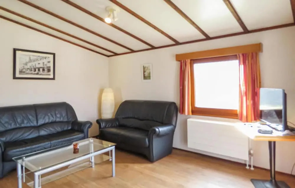 Lovely Home In Gerolstein With Wifi