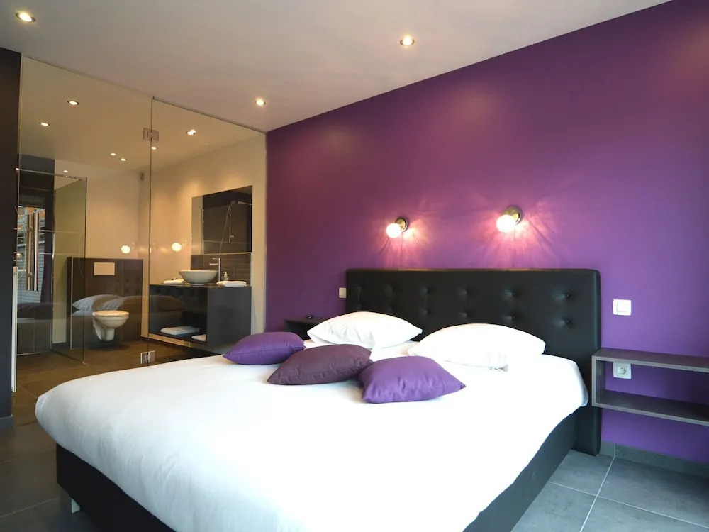 Lavish Villa in Malmedy with Heated Pool, Hot Tub, Infrared Sauna
