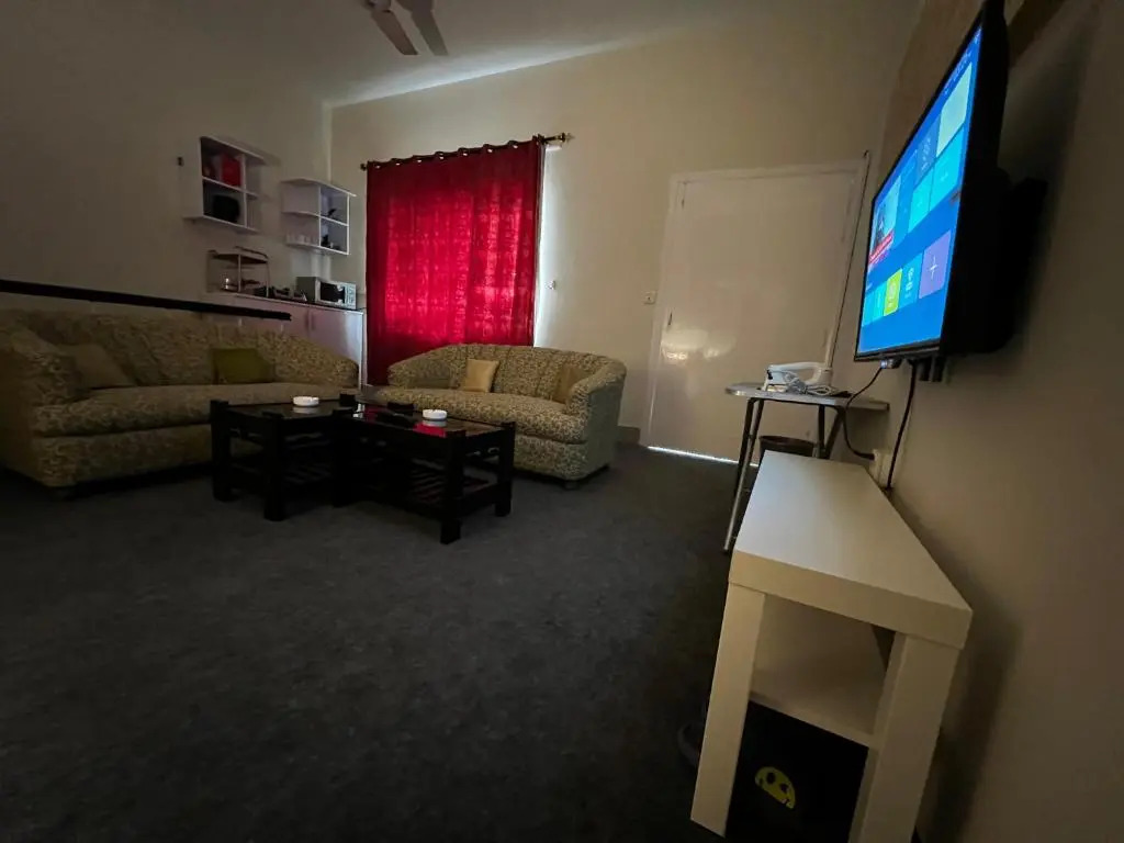 3 Bedroom House in main blue area f-6