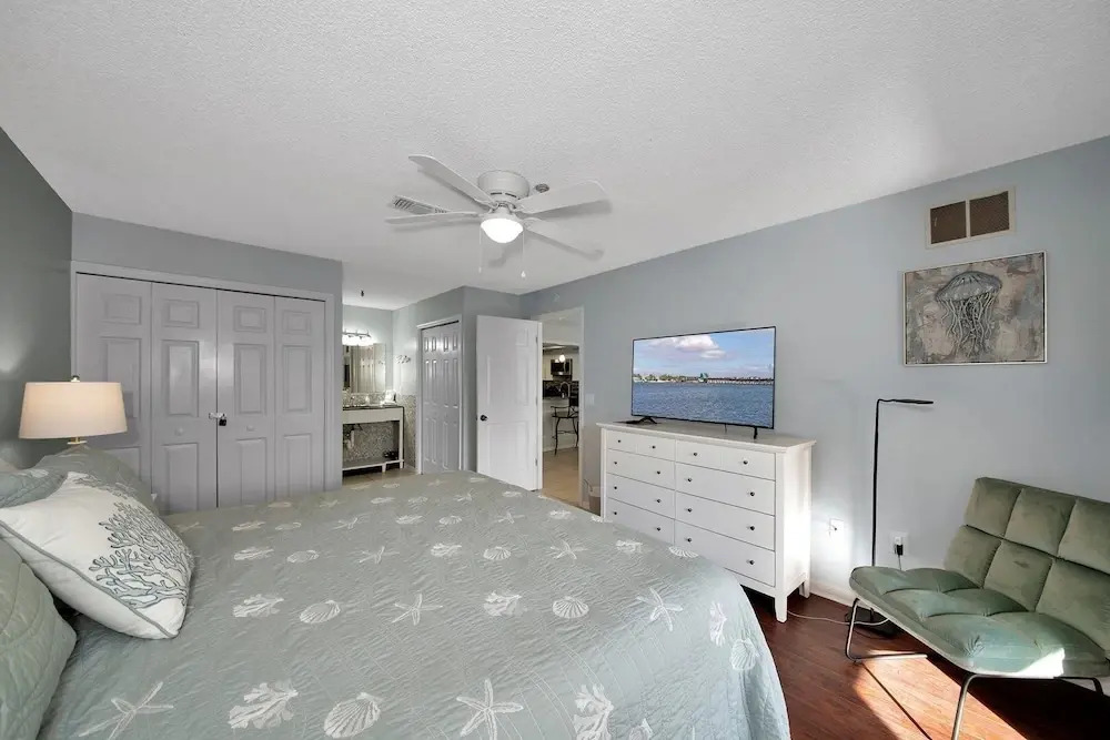Gulf Watch 112 2 Bedroom Condo by Redawning