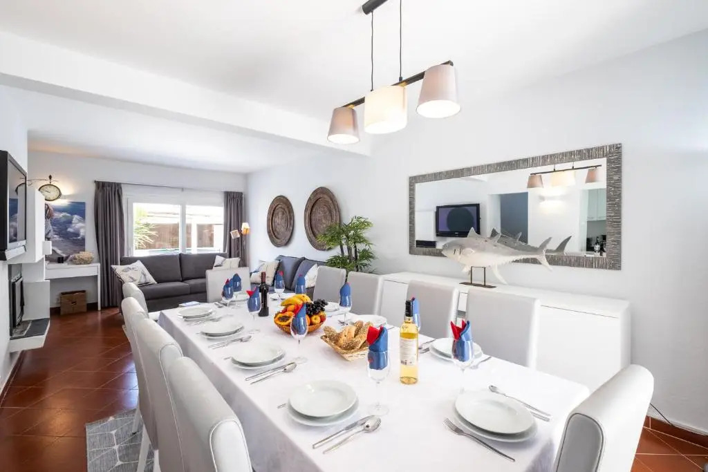 Villa Paradisius - Moradia moderna com piscina aquecível e BBQ - Albufeira
