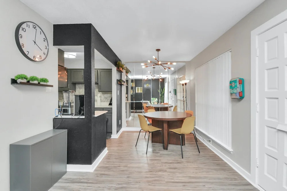 Tx Home Group - Uptown Galleria