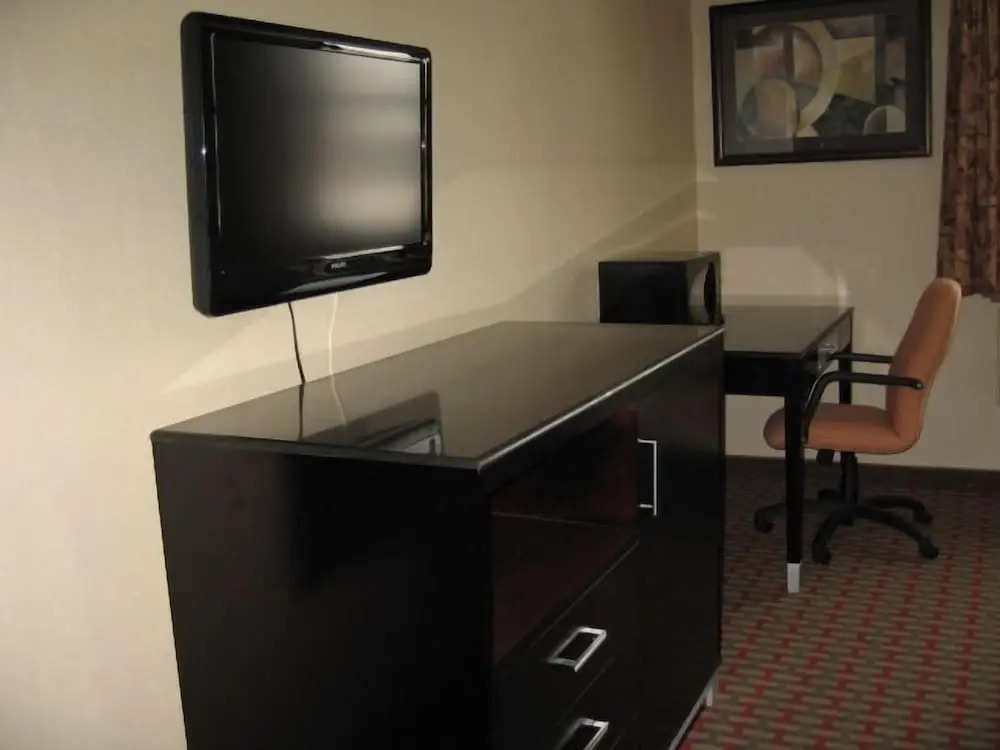 Отель Элмвуд-Парка Townhouse Inn & Suites