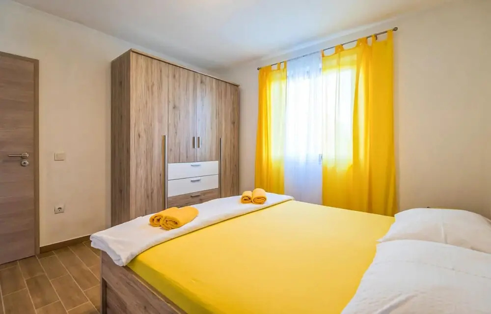 Amazing Home in Benkovac With 4 Bedrooms, Wifi and Outdoor Swimming Pool
