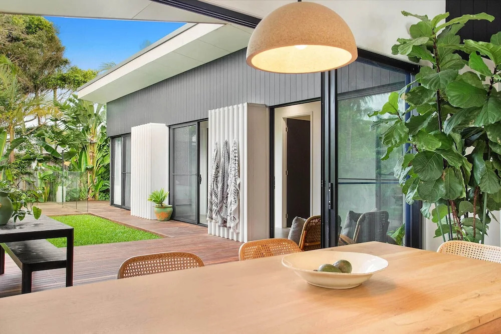 Melaleuca - luxury 4BR retreat with pool