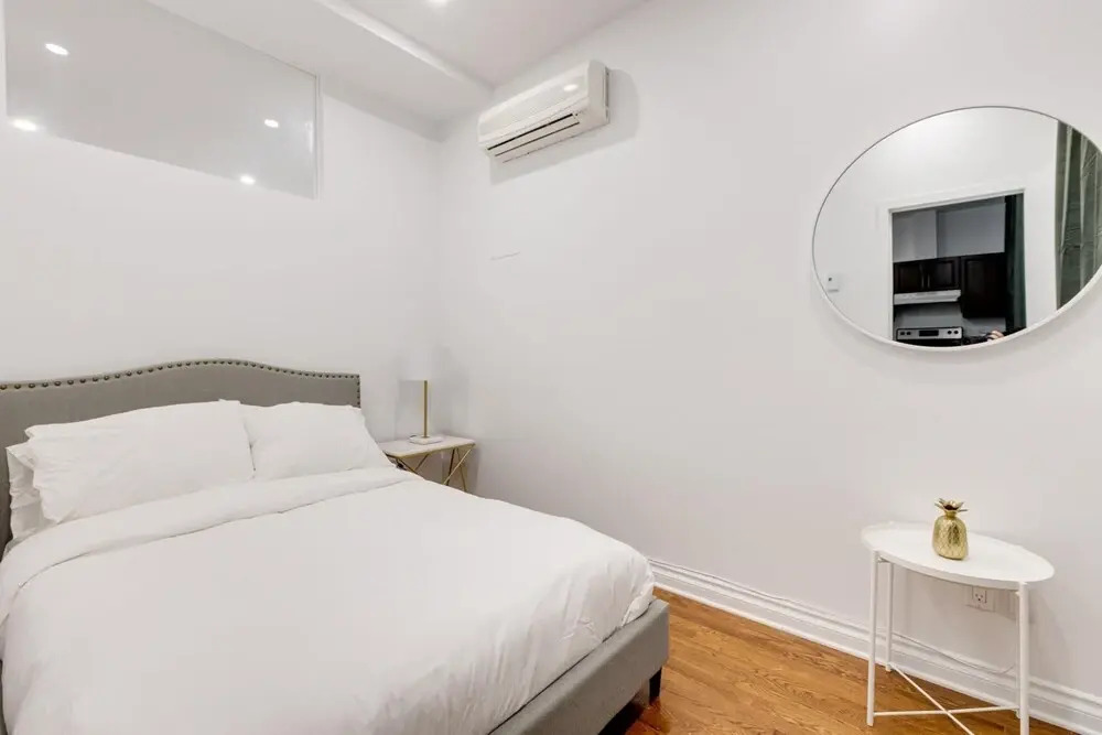 M11 Beautiful Cozy 2BR w AC Perfect Location