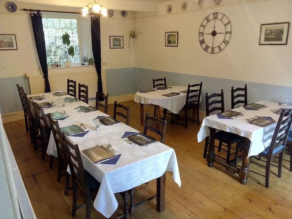 Lodgehill Hotel