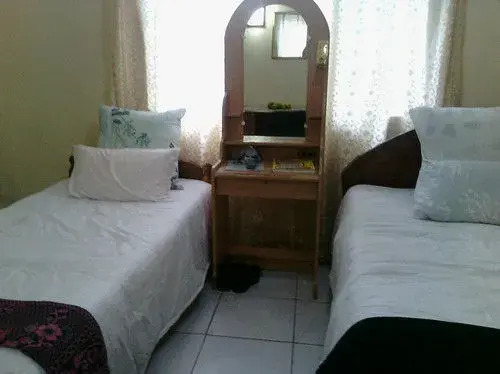 Falls Garden Lodges