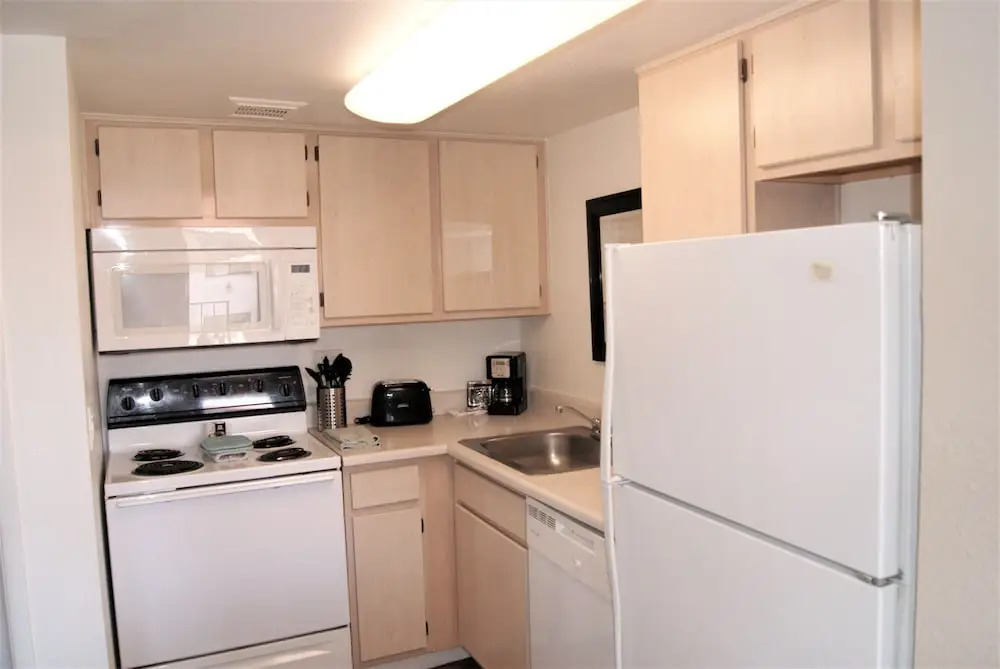 223-Fully Furnished with WiFi by RedAwning