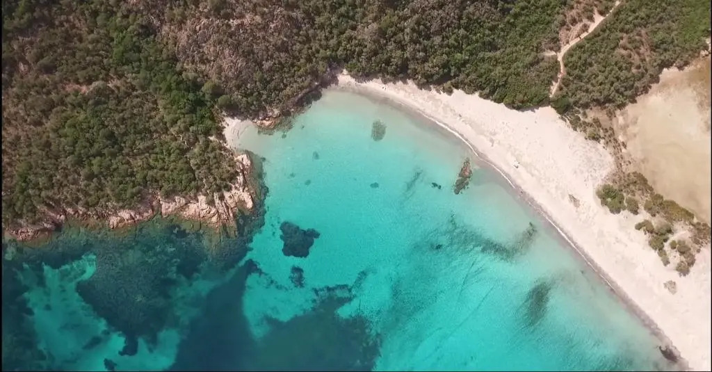 Three-room apartment for 6 people with air conditioning near Porto Vecchio