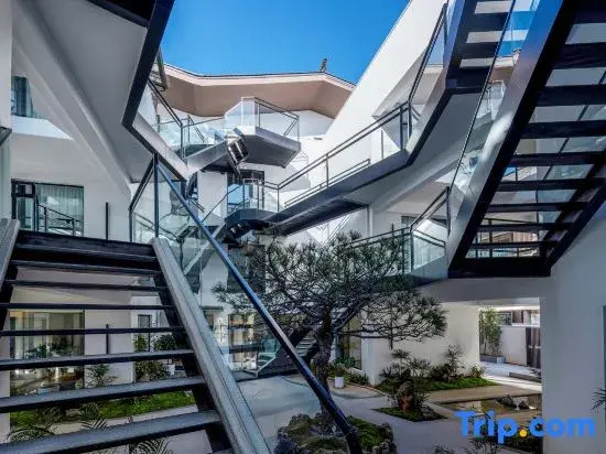 Yueshi · Yunyue Holiday Villa Designer Luxury Resort Hotel (Sunshine on Golden Mountain View Store)