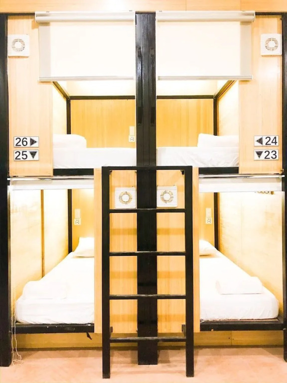 Chiasti Capsule Hostel - Adults Only