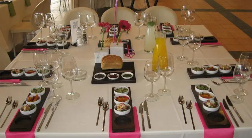 Shefayim Hotel