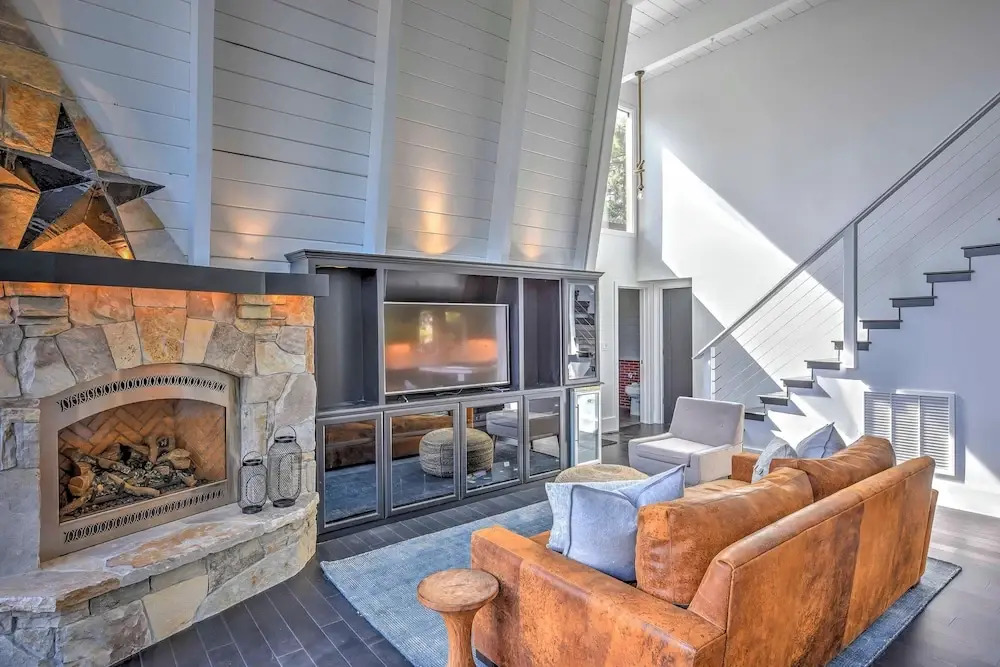 10 Mi to Skiing: Tahoe City A-Frame Home