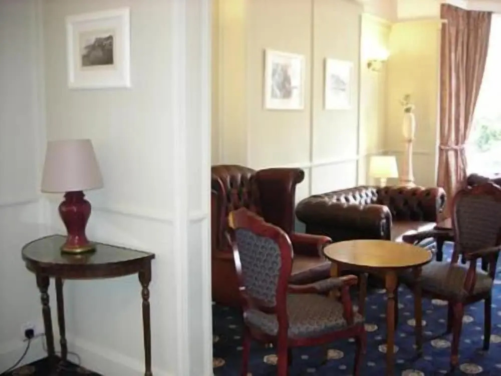 Eversley Hotel
