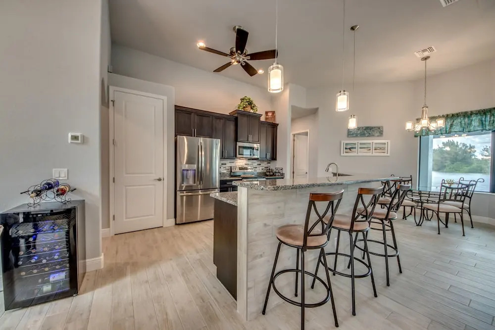 Villa Lake Kennedy - Roelens Vacations