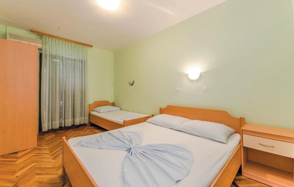 Beautiful Home in Bosana With Wifi and 2 Bedrooms