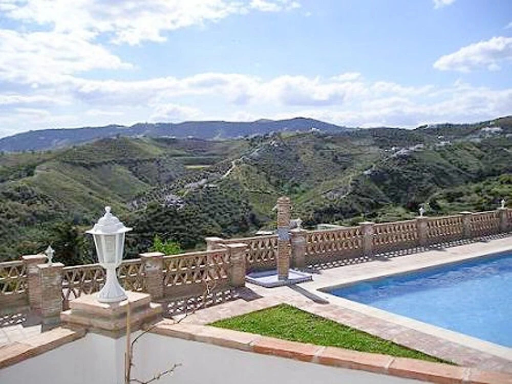 Studio in Frigiliana, With Pool Access - 5 km From the Beach