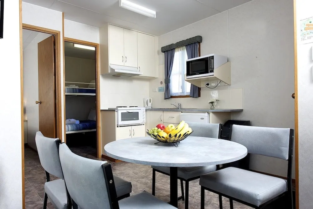 Lakes and Craters Holiday Park