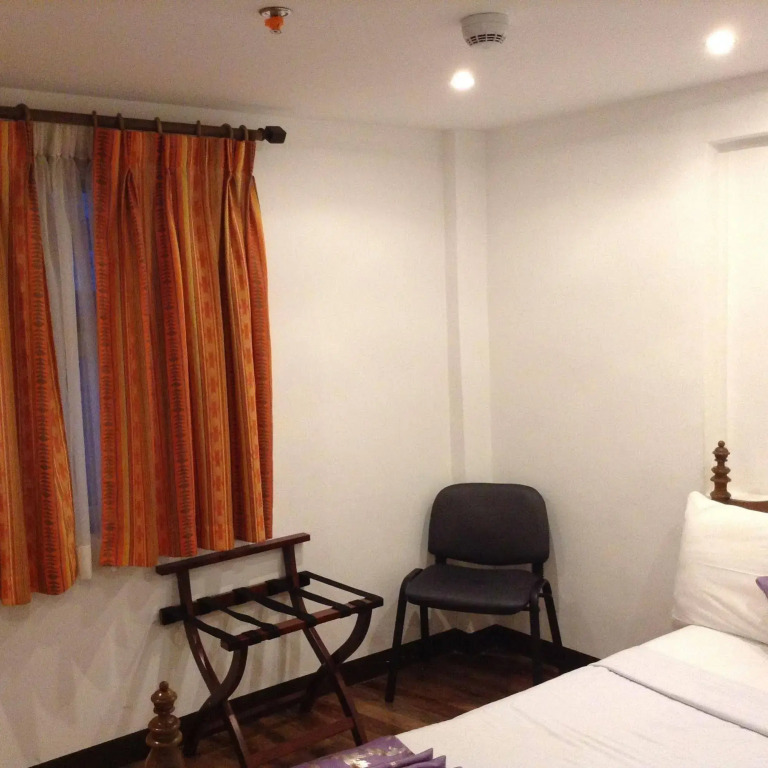 Log Cabin Hotel - Baguio