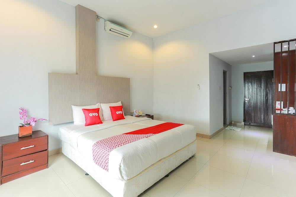 OYO 2073 Grand Inn Hotel Lombok