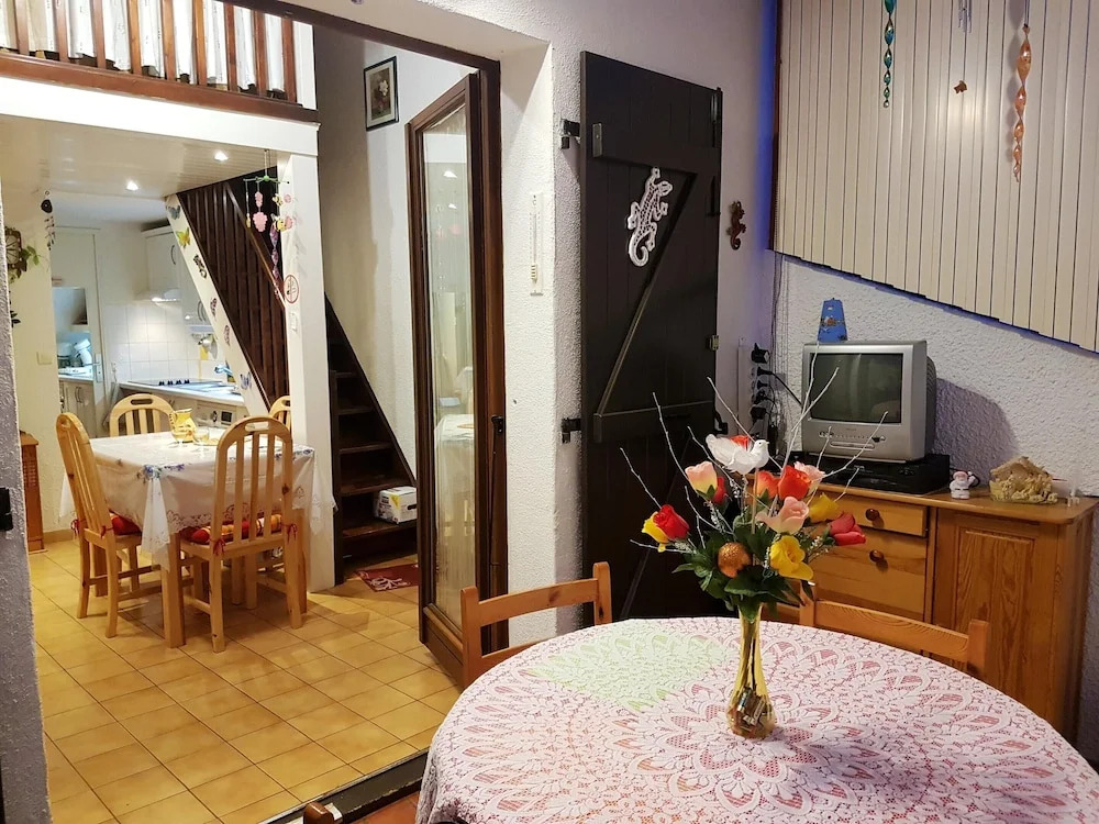 House With 2 Bedrooms in Leucate, With Enclosed Garden