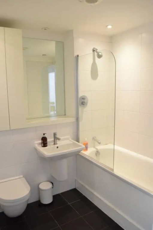 Stylish 1 Bedroom Flat In Amazing Location