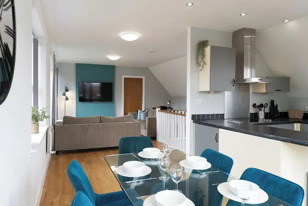 Cotels The Millhouse Corporate Apartments - PRIVATE APARTMENT BUILDINGS - GATED ENTRANCE - PARKING - WORK DESK