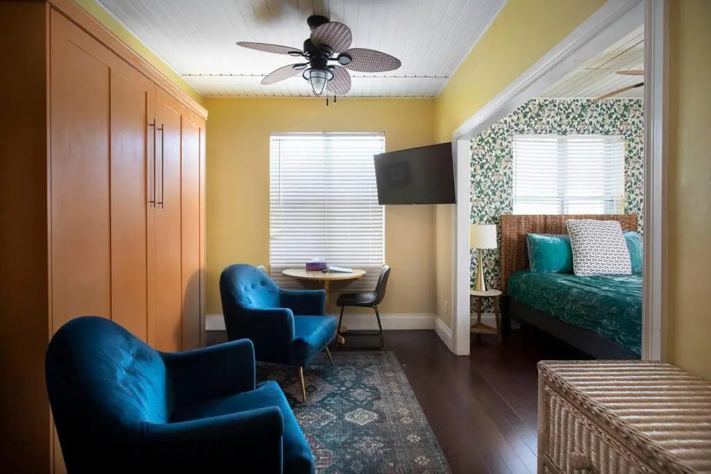 6 Bedroom 6 Bath Guesthouse on Duval Street