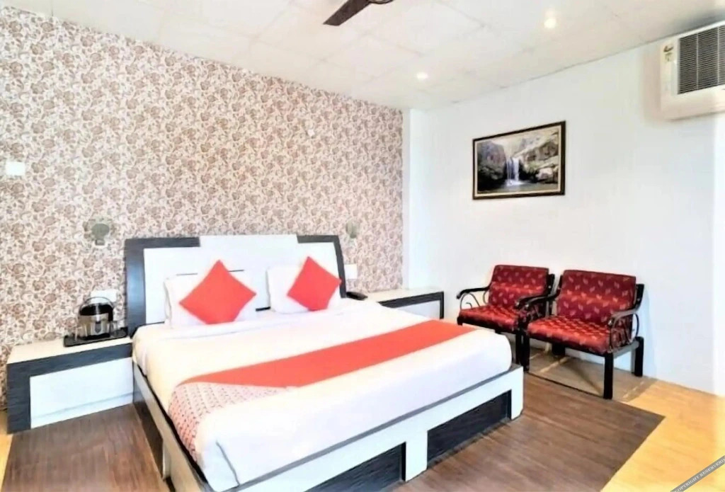 Beyond Stay Hotel Pachmarhi