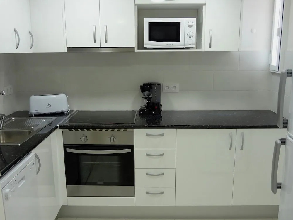 Quaint Apartment in Roses near Nova Sand Beach