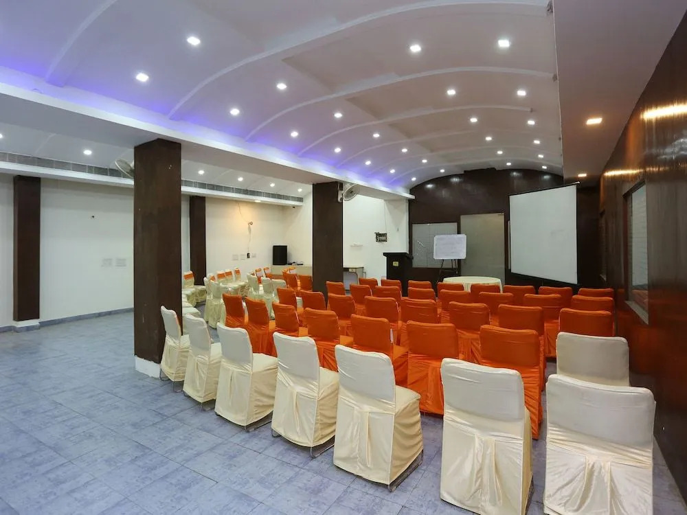 OYO 14100 Hotel D Meridien
