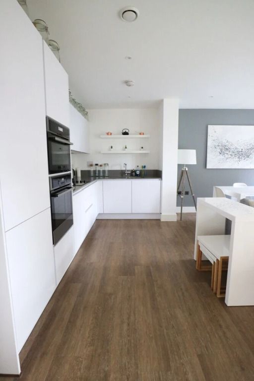 Modern 2 Bedroom Apartment in Putney
