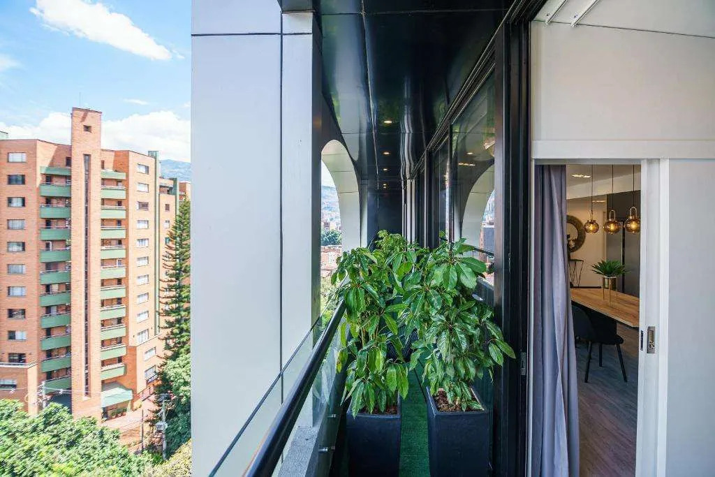 First Class Hotel