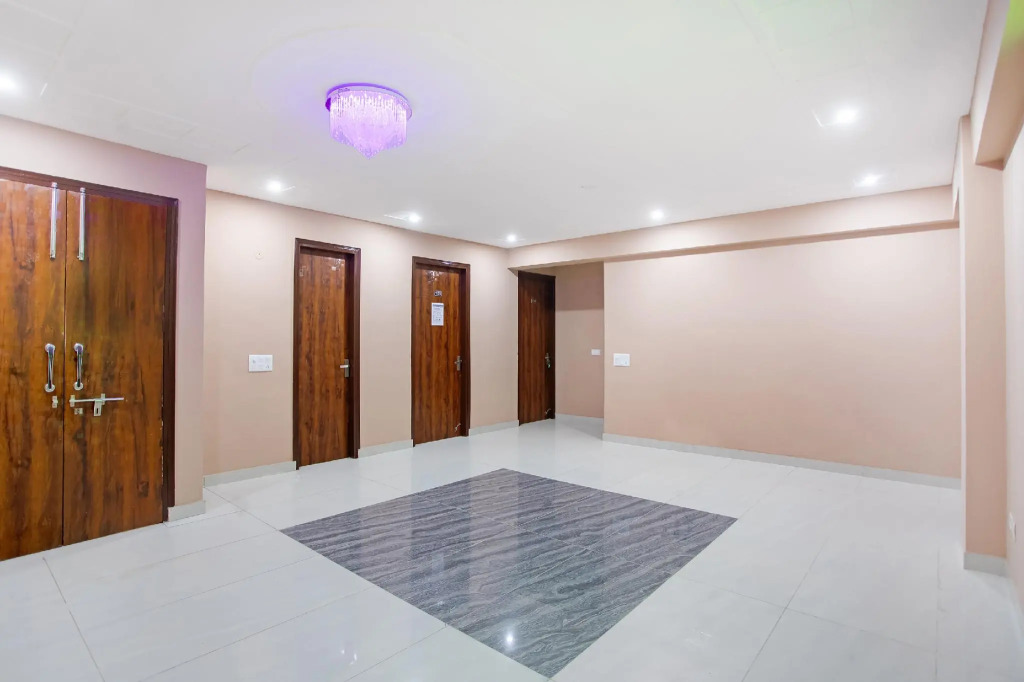 Capital O 62990 Harish Residency