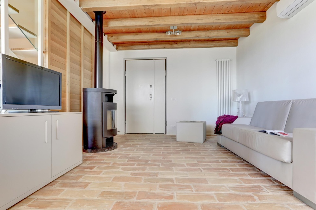 2Balsl   Montefreddo - Large Two Bedroom Split Level
