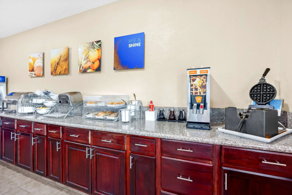Comfort Inn & Suites Pueblo