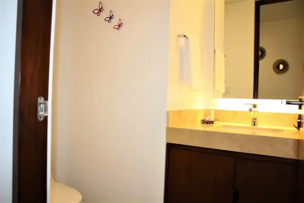 High-end comfort 2BR Condo with pool access by Happy Address