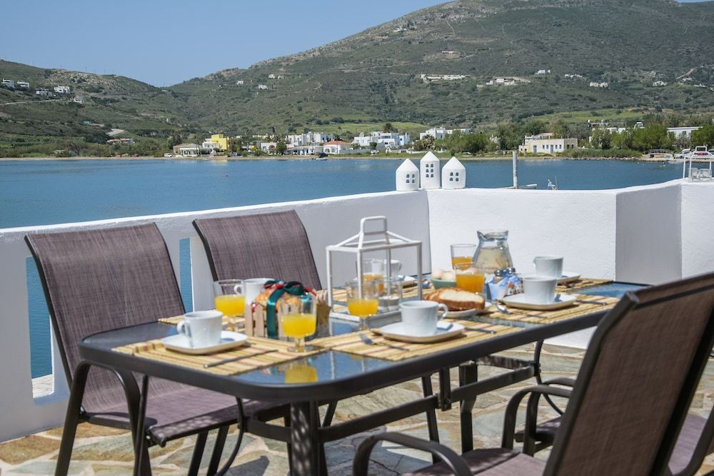 The Veranda of Gavrion - Premium Cycladic House