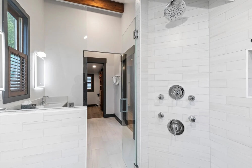 909 Park Ave 5 Bedroom Home by RedAwning