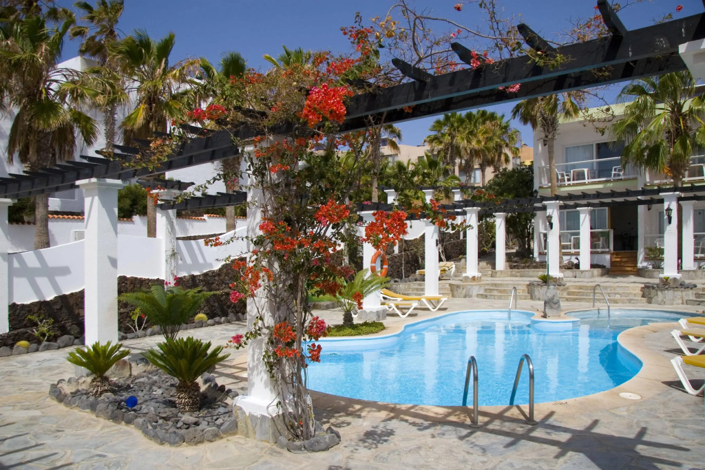 Aparthotel Esquinzo Y Monte Del Mar