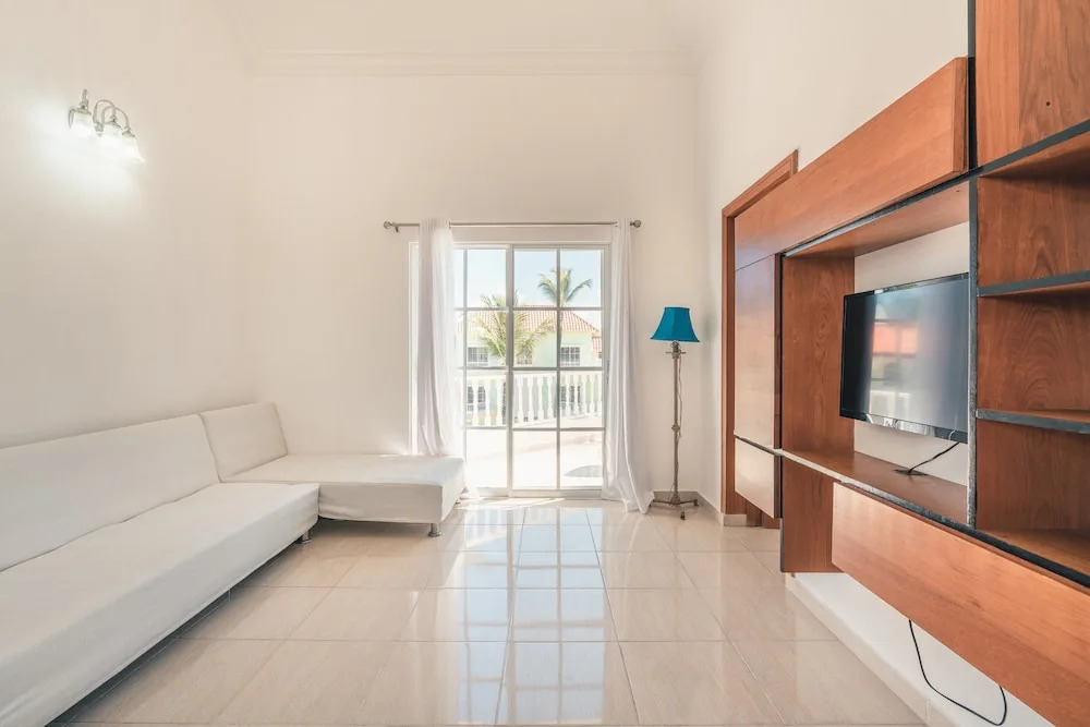 Modern Penthouse Near The Beach Long Term Deal