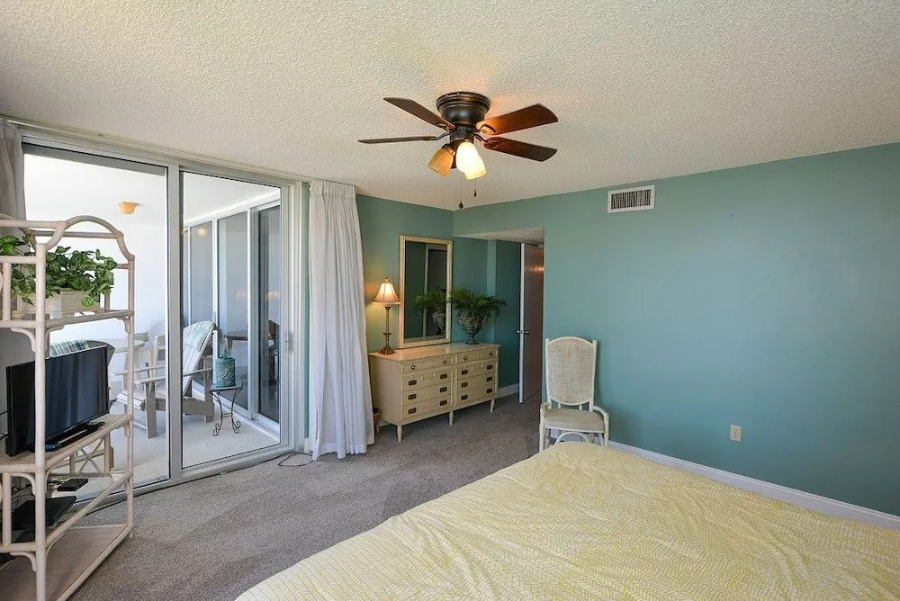 Shoreline 3044 Condo by RedAwning