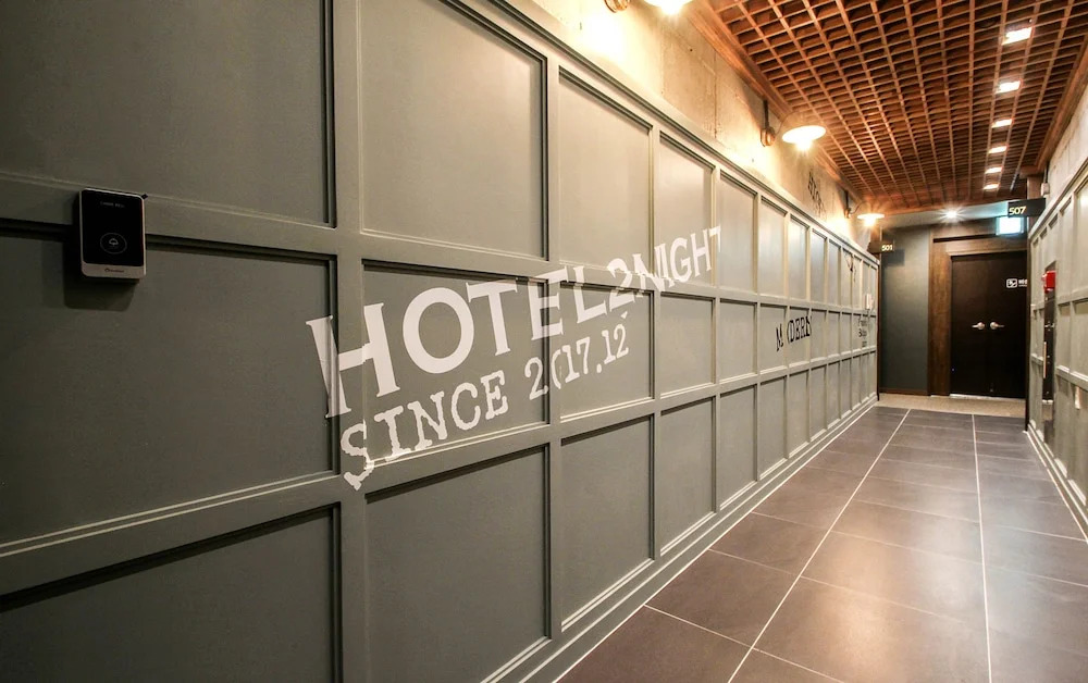 2Night Hotel