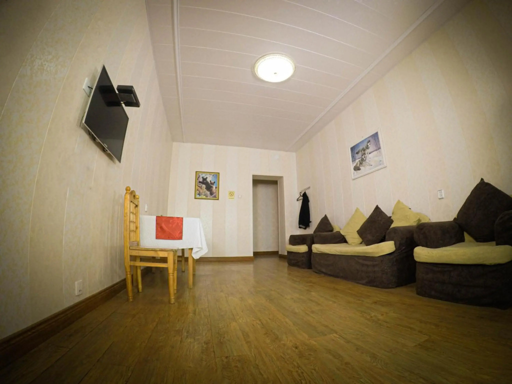 LG53 Tour & Hostel