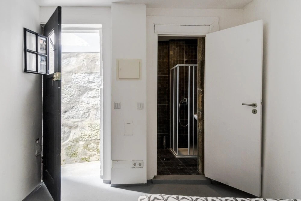 SV6 in Oporto With 1 Bedrooms and 1 Bathrooms