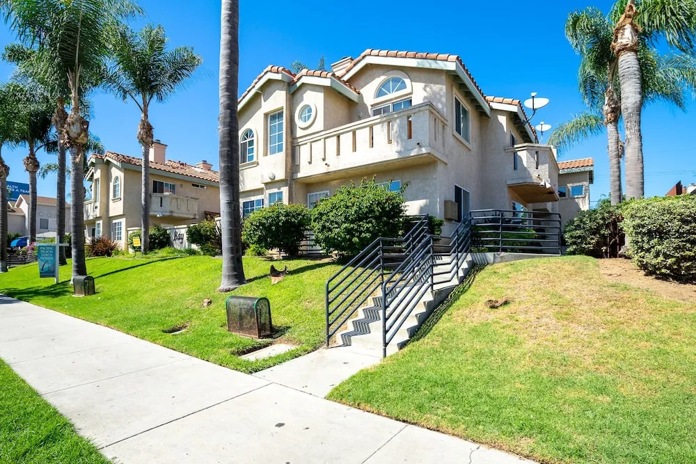 Chic 3br Townhome in Pacific Beach by Wanderjaunt