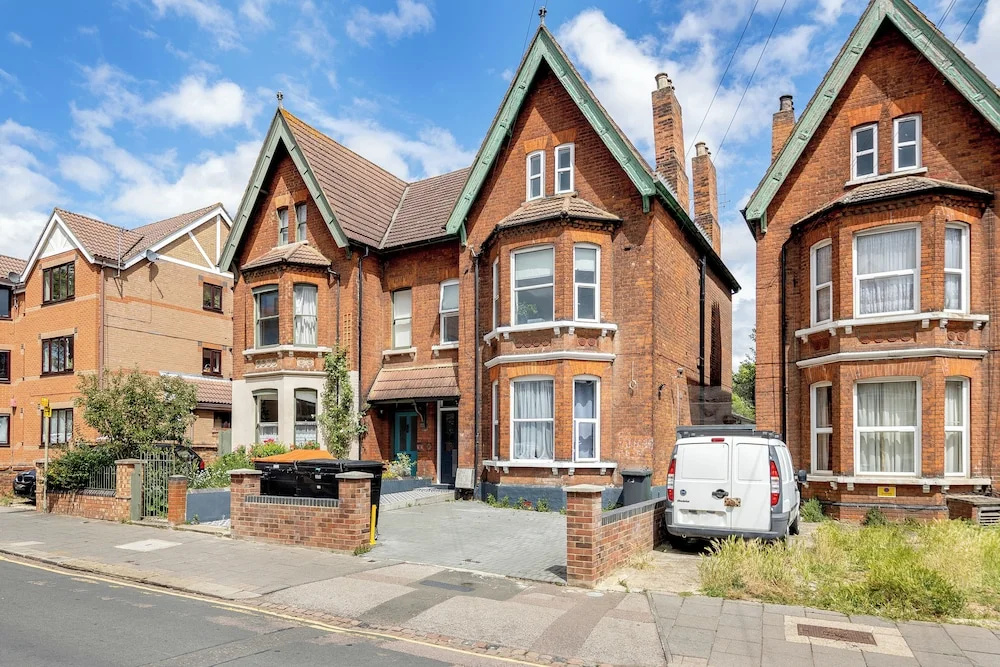 1BR Victorian House Near Bedford City Centre