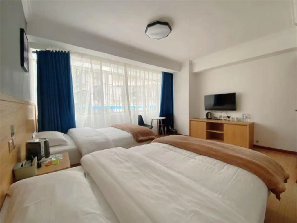 Light hotel